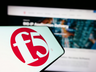 Smartphone mit F5-Firmenlogo